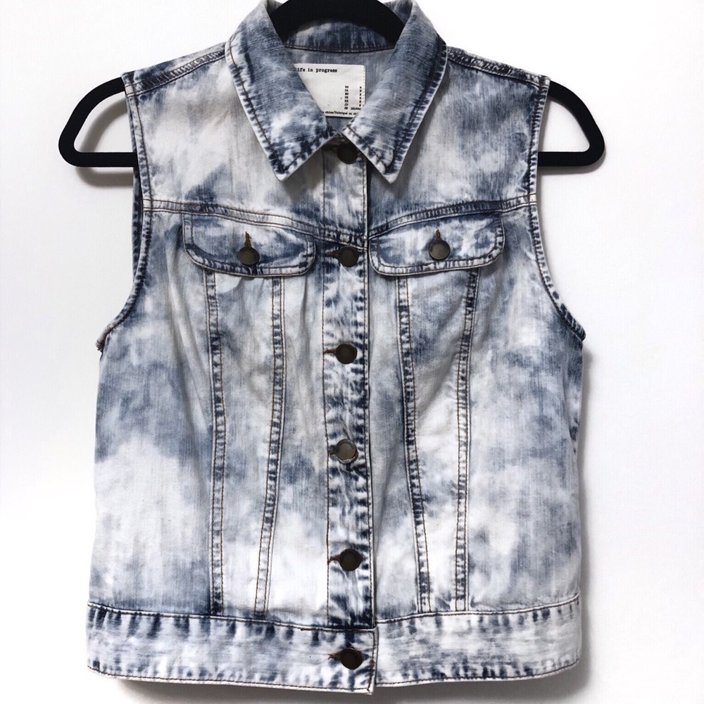 Acid wash denim vest
